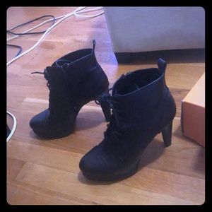 “Hotlanta” black booties